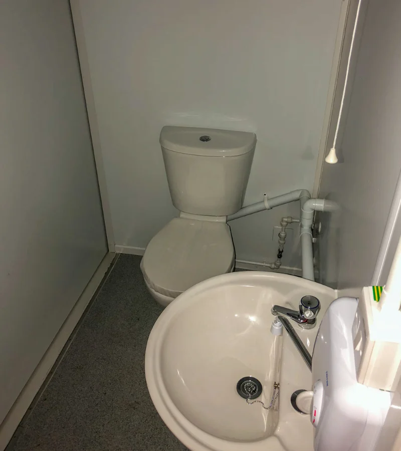 EARL Container-Bureau-20-Pieds-avec-Cuisine-et-Toilettes-6 EARL Container-Bureau-20-Pieds-avec-Cuisine-et-Toilettes-6