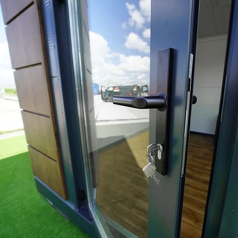 container bureau10 container bureau10